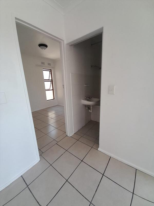 To Let 2 Bedroom Property for Rent in Kenilworth Western Cape